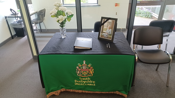 Book of Condolence QEII