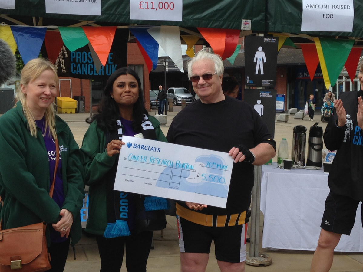Cllr Pat Murray cheque handover