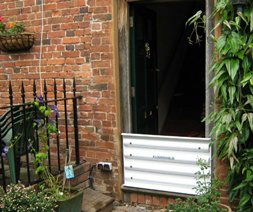 Flood protection barrier