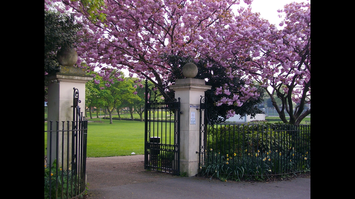 Maurice Lea Memorial Park entrance